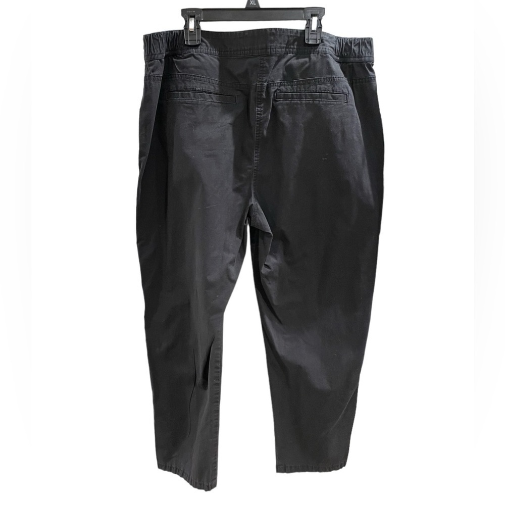 Chico’s Skimmer Black Crop Pants with Silver Details - Picture 2 of 4